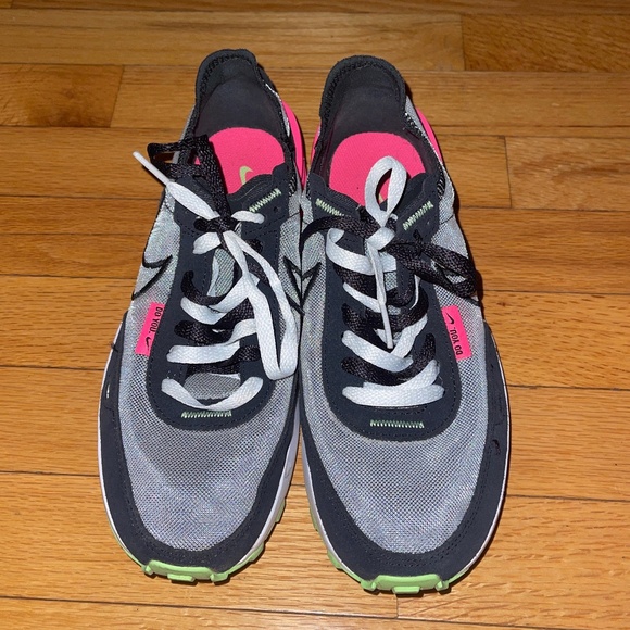 Women's Nike Waffle One Sneakers - Picture 5 of 6